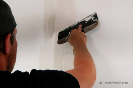 Smoothing Corner Edge To Feather Drywall Mud For Smooth Wall Texture, Remodelaholic